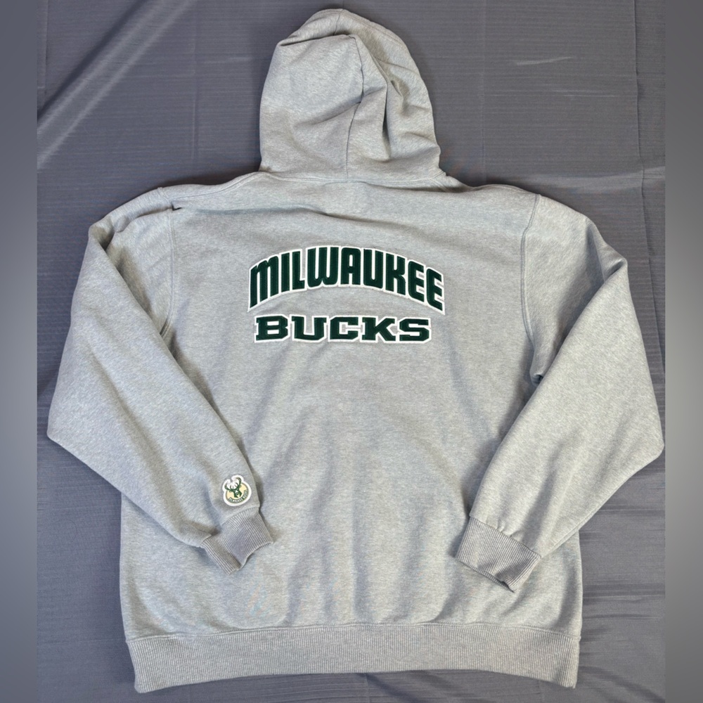 NBA Milwaukee Bucks Embroidered Hoodie – XL – Grey Pullover